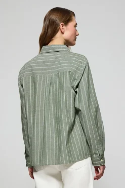 Camisa Scarlet a rayas loose fit con botón nacarado