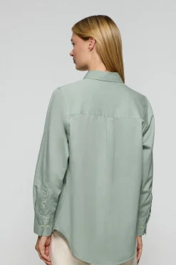 Camisa Simona verde claro con monograma bordado PC