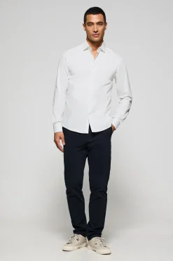 Camisa Slim de popelín blanca con monograma bordado
