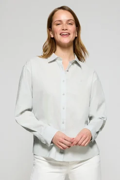 Camisa verde claro loose fit de lino y algodón con monograma bordado