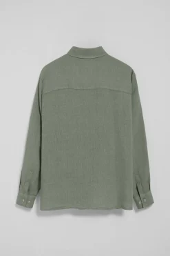 Camisa verde militar garment dye de lino con monograma bordado
