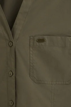 Camisa verde oliva de corte slim y cuello pico