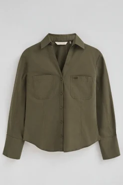 Camisa verde oliva de corte slim y cuello pico