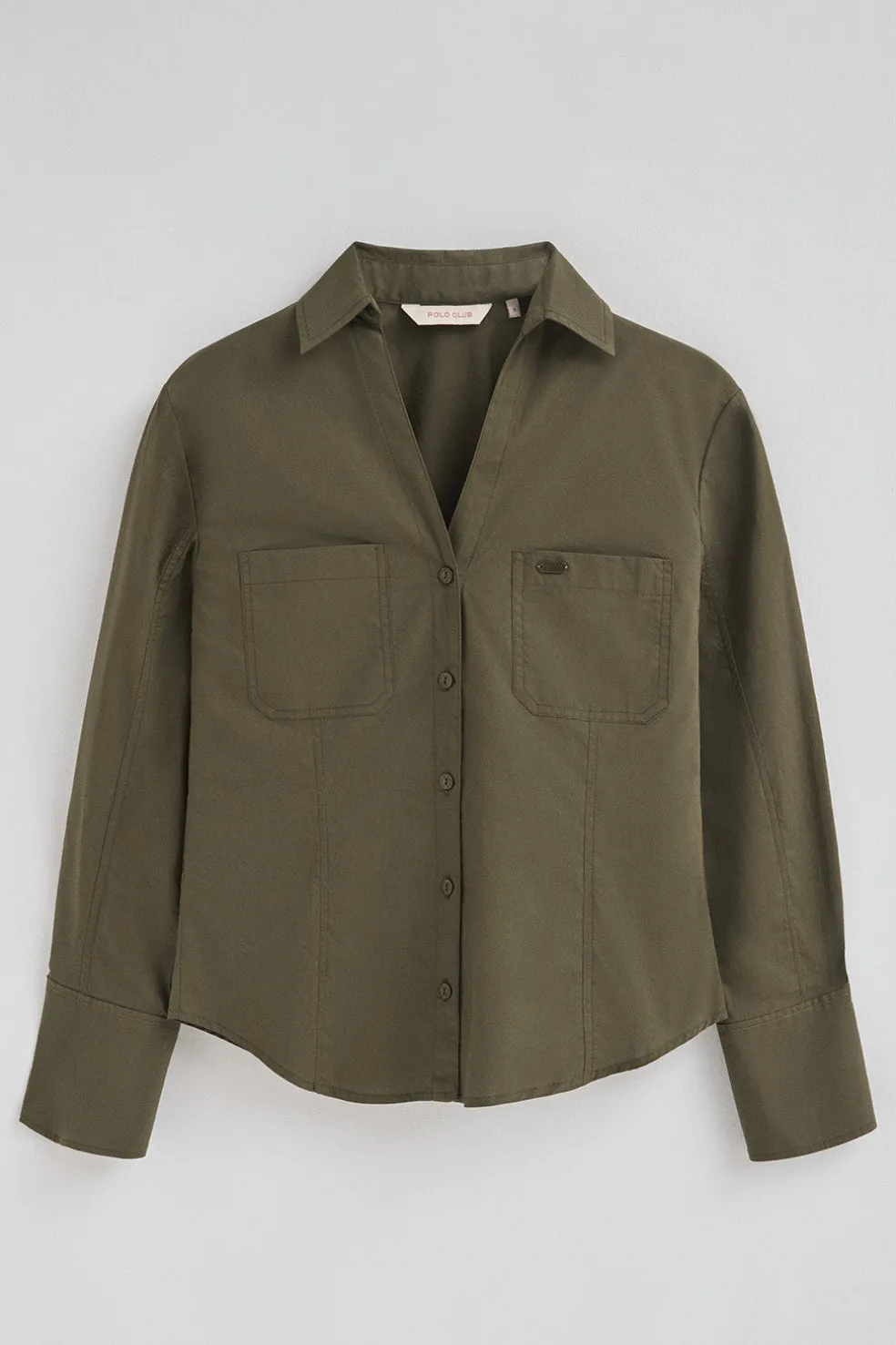 Camisa verde oliva de corte slim y cuello pico
