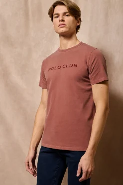 Camiseta Apolo garment dyed roja con logo Polo Club aterciopelado