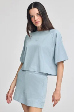 Camiseta azul claro Danae con logo bordado