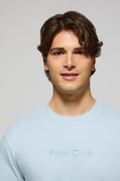 Camiseta azul claro de manga corta y cuello redondo con logotipo Polo Club