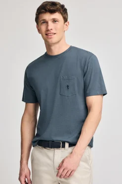 Camiseta azul denim de manga corta con bolsillo y bordado Rigby Best