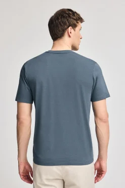 Camiseta azul denim de manga corta con bolsillo y bordado Rigby Best