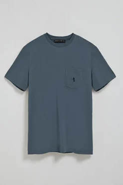 Camiseta azul denim de manga corta con bolsillo y bordado Rigby Best
