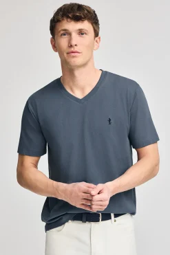 Camiseta azul denim de manga corta y cuello de pico con bordado Rigby Best