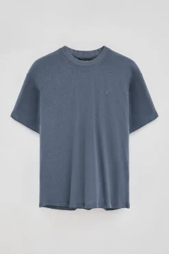 Camiseta azul denim en lino y algodón de cuello redondo y monograma bordado