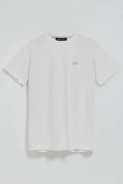 Camiseta blanca básica de cuello redondo con detalle bordado
