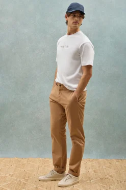 Camiseta blanca de manga corta y cuello redondo con logotipo Polo Club