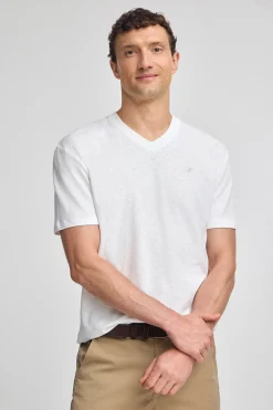 Camiseta blanca en lino y algodón de cuello en pico y monograma bordado