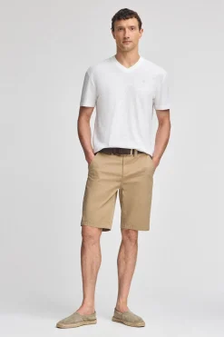 Camiseta blanca en lino y algodón de cuello en pico y monograma bordado