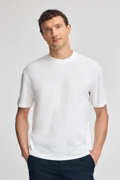 Camiseta blanca en lino y algodón de cuello redondo y monograma bordado
