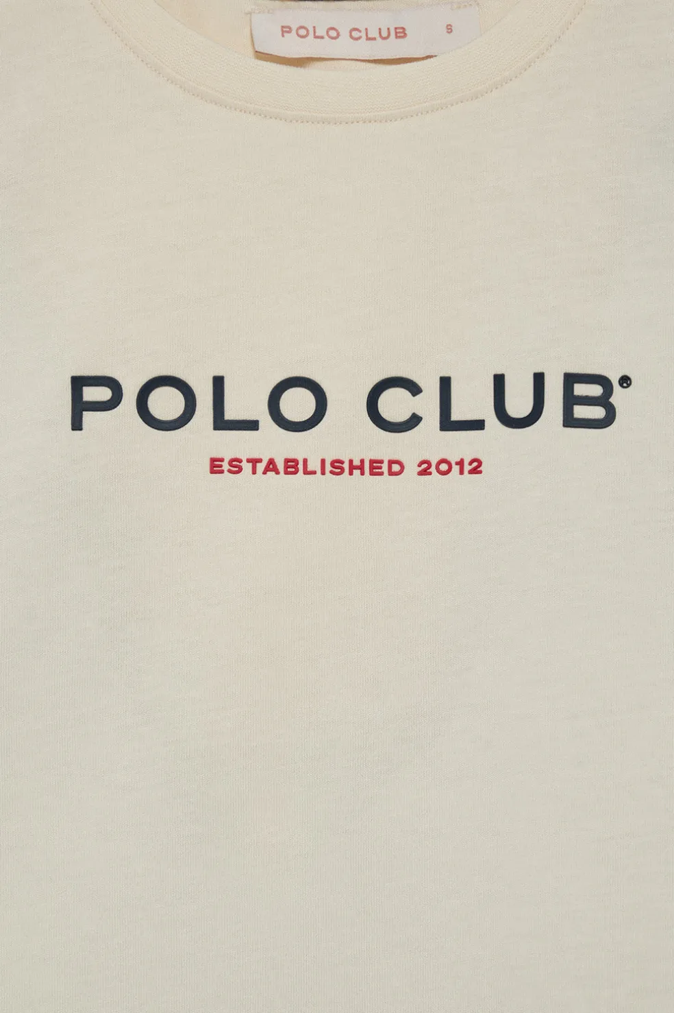 Camiseta básica color crudo con logo engomado Polo Club