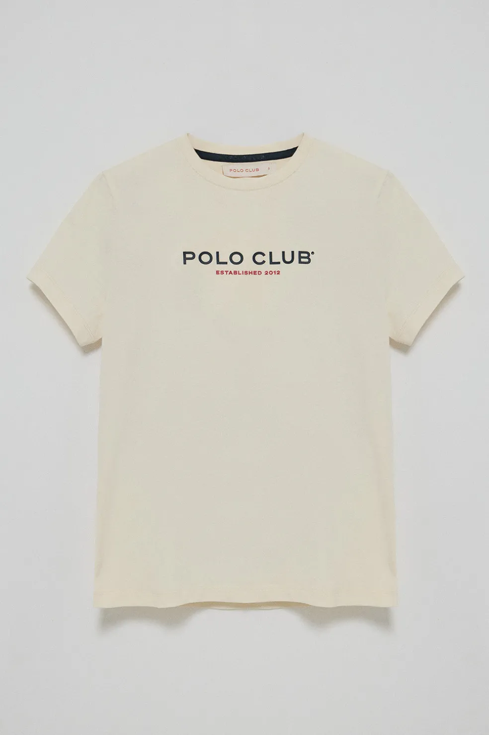 Camiseta básica color crudo con logo engomado Polo Club