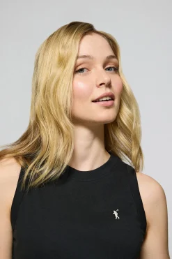 Camiseta básica negra sin mangas y cuello redondo con logo bordado Rigby Go