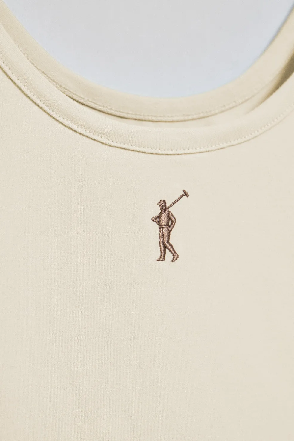 Camiseta color crudo de tirantes con bordado Rigby Go