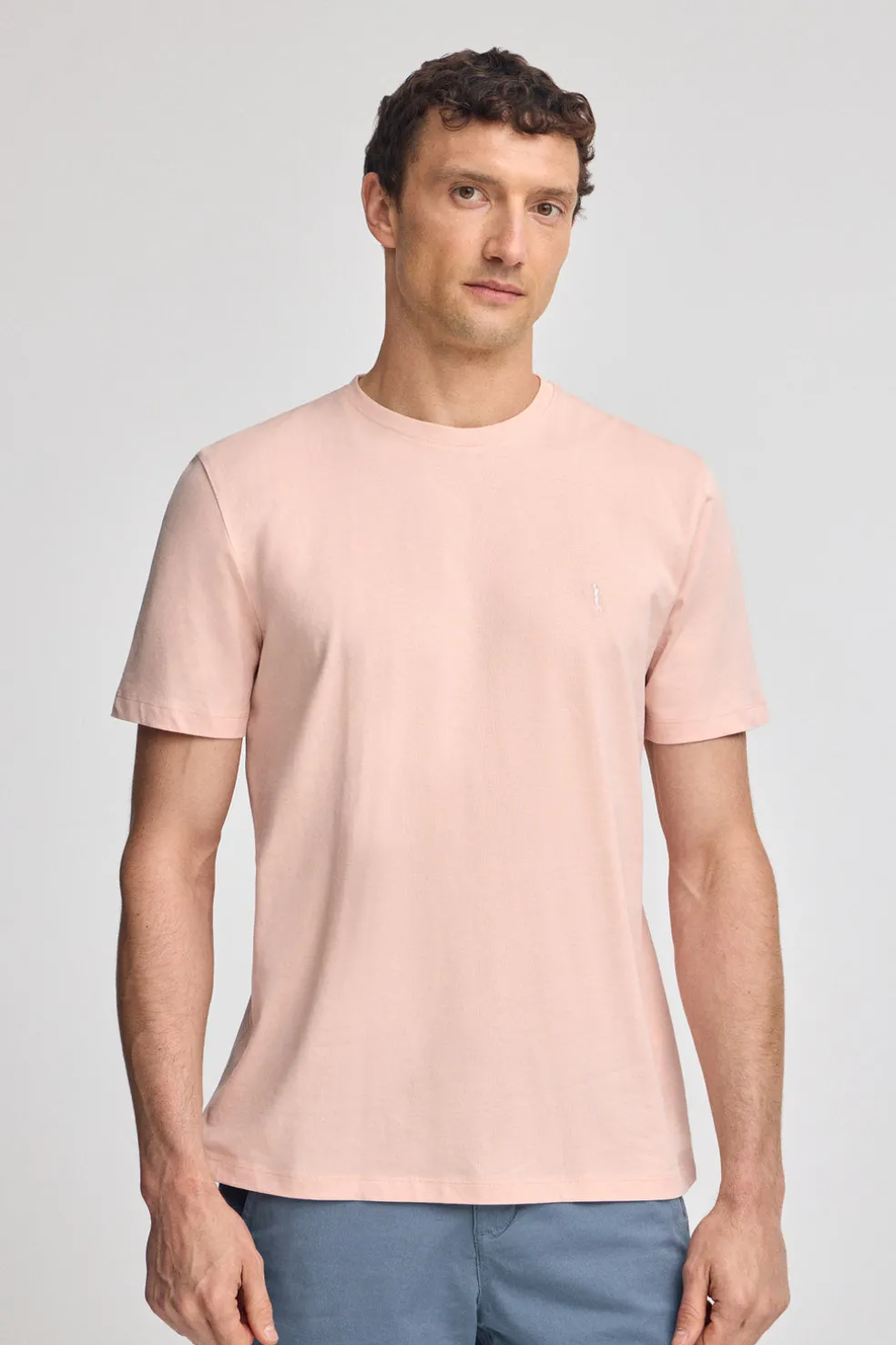 Camiseta color maquillaje básica de cuello redondo y bordado Rigby Best