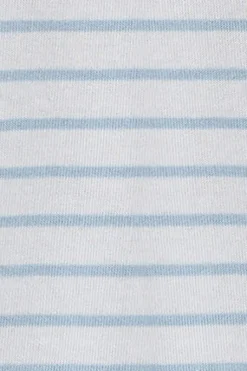 Camiseta de rayas azul claro y beige con monograma bordado