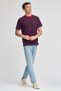 Camiseta de rayas rojas y azul marino con monograma bordado