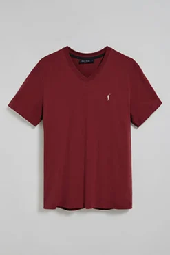 Camiseta granate con cuello de pico y logo bordado Rigby Go