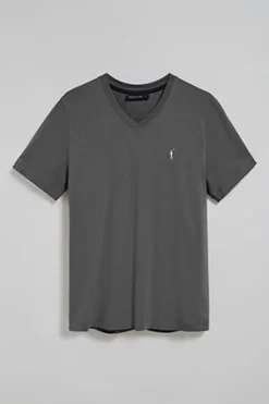Camiseta gris asfalto con cuello de pico y logo bordado Rigby Go