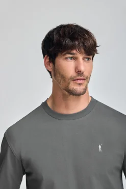 Camiseta gris asfalto de manga larga y bordado Rigby Go