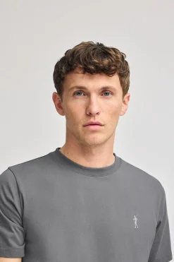 Camiseta gris asfalto de cuello redondo y Big Rigby Go engomado