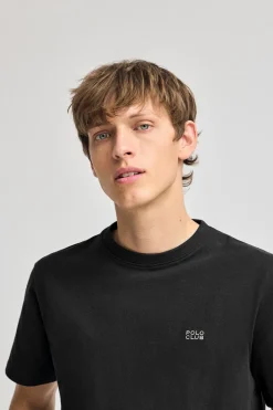 Camiseta negra básica de cuello redondo con detalle bordado