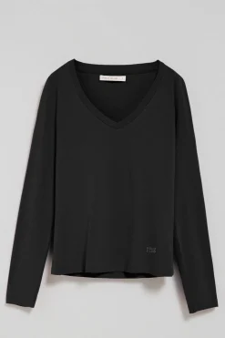 Camiseta negra básica de cuello pico con logo engomado