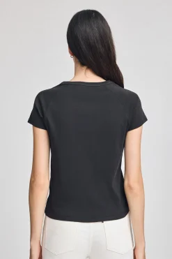 Camiseta negra Hesperia con monograma bordado