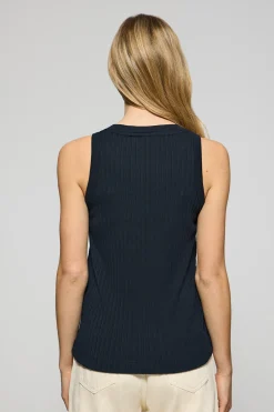 Camiseta top Tamika azul marino acanalada con detalle de botón nacarado Polo Club