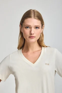 Camiseta Turia color crudo de acabado peach effect con print engomado Polo Club