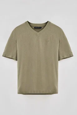 Camiseta verde en lino y algodón de cuello en pico y monograma bordado