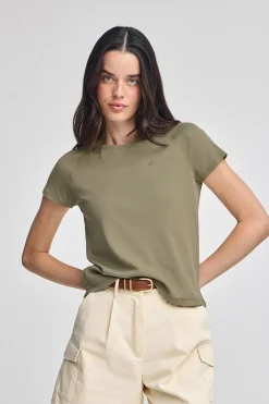 Camiseta verde Hesperia con monograma bordado