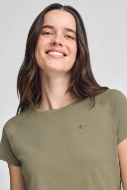 Camiseta verde Hesperia con monograma bordado