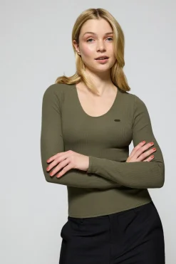 Camiseta verde militar Penelope con detalle de botón nacarado Polo Club