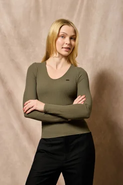 Camiseta verde militar Penelope con detalle de botón nacarado Polo Club