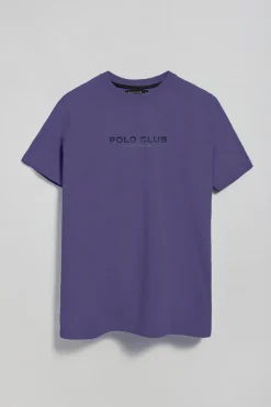 Camiseta violeta azulado de cuello redondo y logo engomado