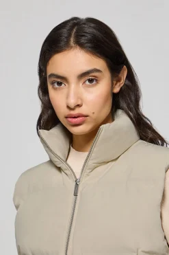 Chaleco beige acolchado Nueva York con detalles Polo Club