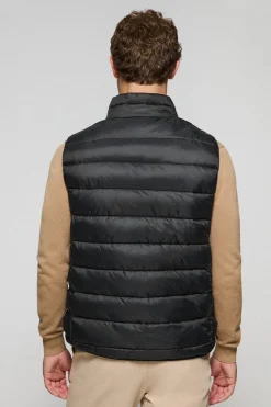 Chaleco Chase ultralight negro con parche Rigby Go