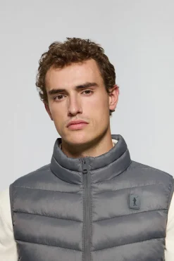 Chaleco Chase ultralight gris oscuro con parche Rigby Go