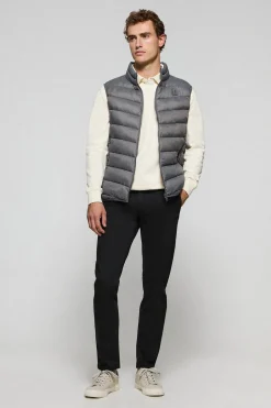 Chaleco Chase ultralight gris oscuro con parche Rigby Go