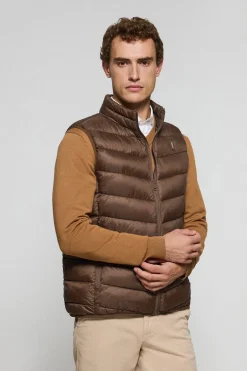 Chaleco Chase ultralight marrón con parche Rigby Go