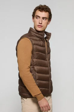 Chaleco Chase ultralight marrón con parche Rigby Go