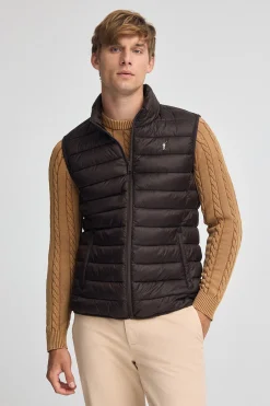 Chaleco ultralight chocolate oscuro con logo Rigby Go